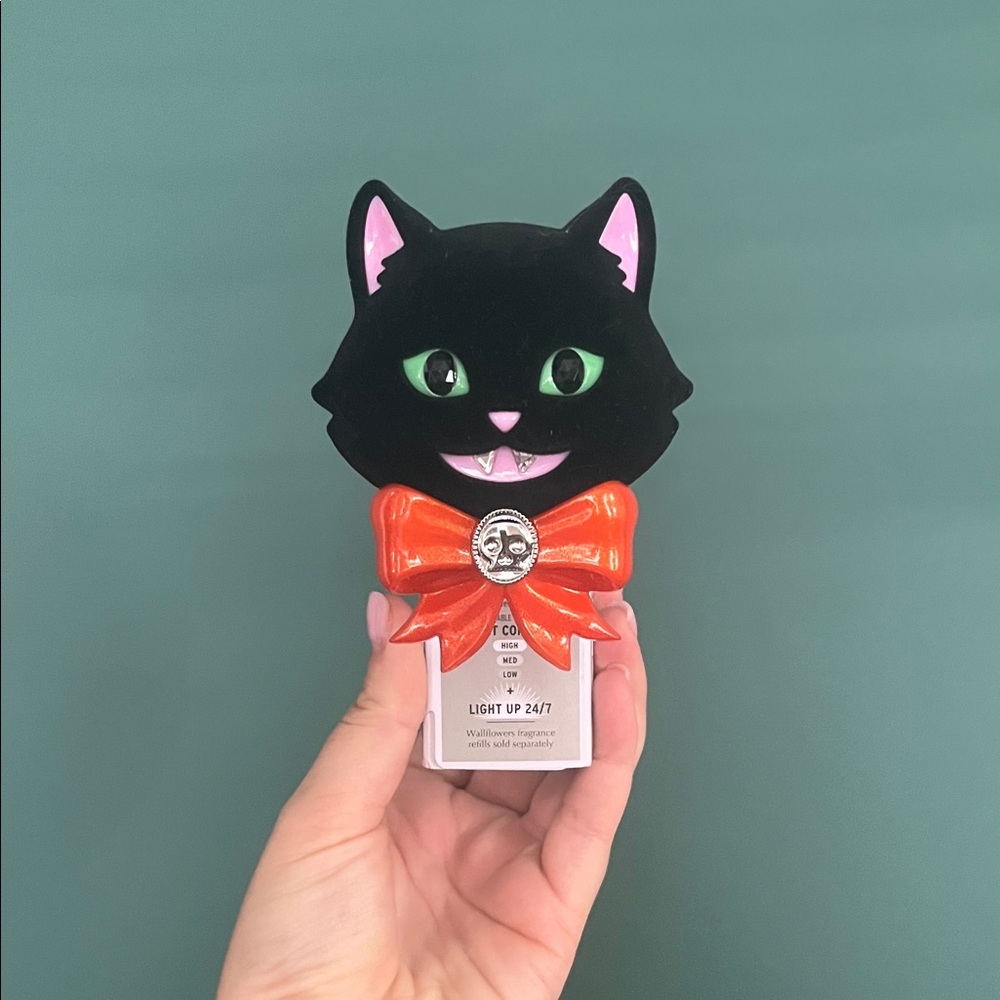 Bath and Body Works Black Cat Night Light with Orange Bow